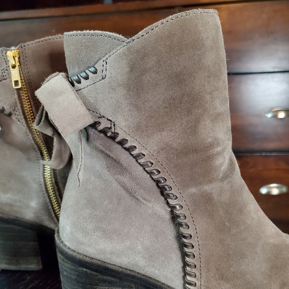 UGG Fraise whipstitch suede boots - Picture 5 of 10